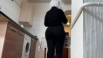 Alte Milf Mit Knackigem Arsch Genießt Oralsex Und Analsex