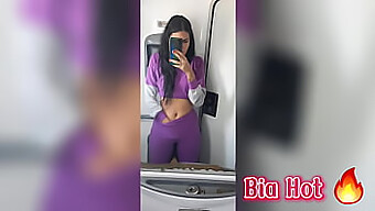 Sesi Solo Panas Bia Hot Di Kamar Mandi