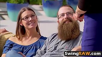 Un Grup Fierbinte De Swingeri Se Răsfăț Într-O Acțiune Fierbinte Și Grea În Acest Reality Show