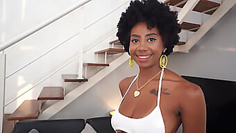 Ana Susage, Belleza Negra Con Tetas Perfectas, Disfruta De Sexo Interracial Intenso Y Rudo Con Un Compañero Blanco Bien Dotado.