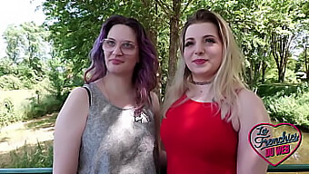 Fetele Franceze Malicia Și Matylde Se Răsfăț În Plăcerea Lesbiană