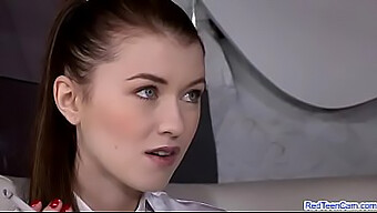 Teen 18+ Misha Sa Oddáva Análnemu Potešeniu