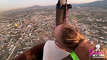 Éjaculations Matinales Intenses (Elle Consomme) Au Sommet De Pyramides Dans Une Montgolfière