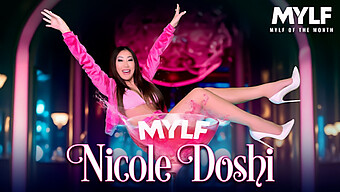 เครื่องรางที่ชื่นชอบของ Nicole Love: ดูใน Hd ที่น่าทึ่ง